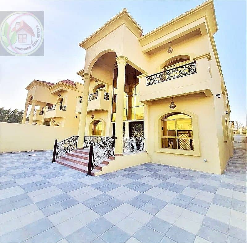 Villa for sale on two floors, finished by Spire Deluxe, at a very attractive price, in an excellent location, close to all services%
