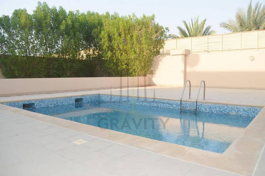 Move in - Remarkable 5br villa in Golf Gardens w/ private pool