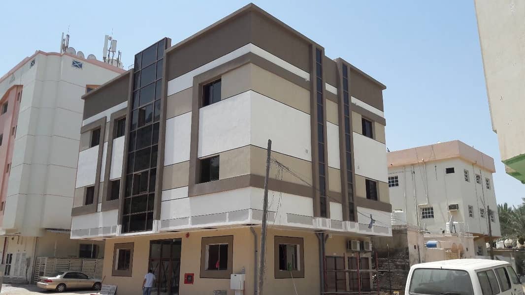 Building in Al Bustan for sale directly from the owner. Super Deluxe finishing on three streets behind the Orient Towers. An area of ​​2000 feet consists of: 5 rooms, hall, 8 central air-conditioning & government electricity studios. Light sensor. Current