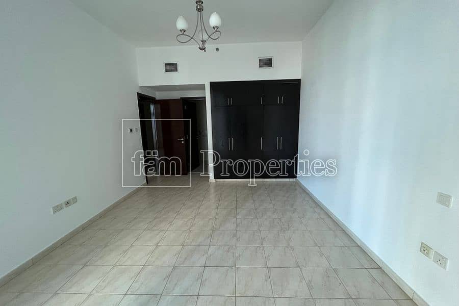 2 Upgraded unit|Close to the metro|Well maintained