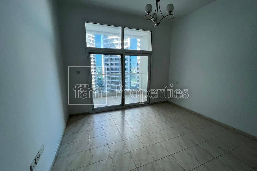 9 Upgraded unit|Close to the metro|Well maintained
