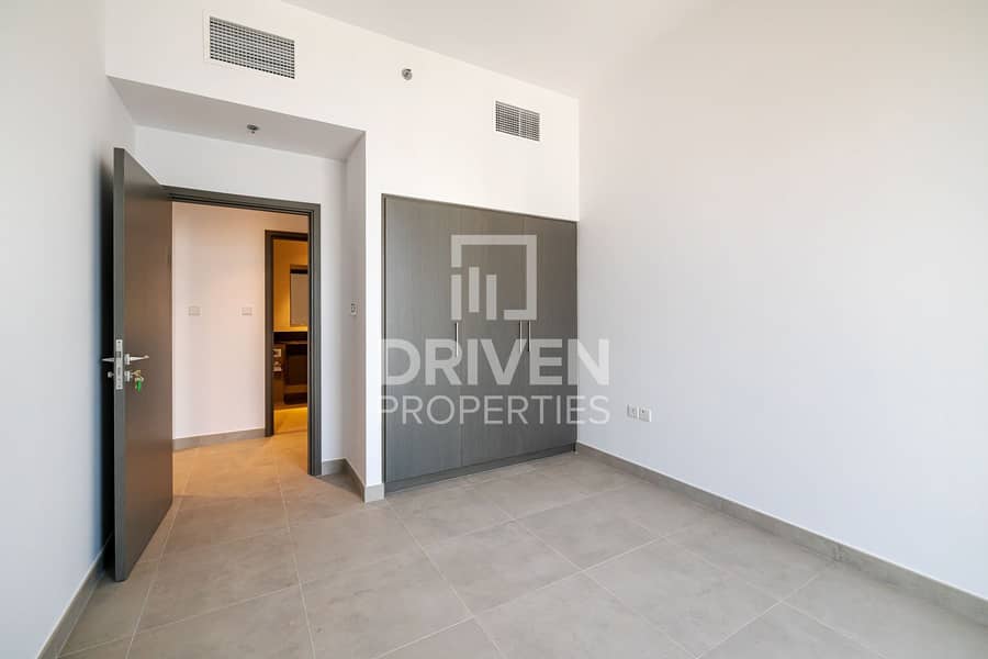6 Creek and Park View | On High Floor Apt