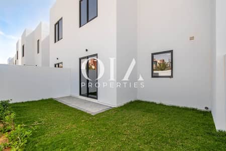 2 Bedroom Townhouse for Sale in Al Ghadeer, Abu Dhabi - Elegant TH| Single Row |Brand New| Ready  To Move in!