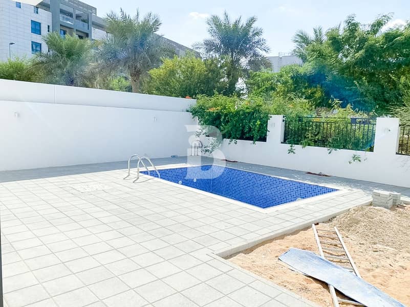 14 Spacious 4 Bed + Maid | Park Facing with Pool