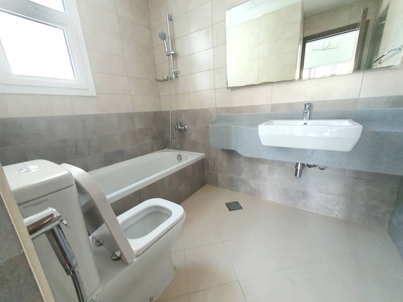 Luxury 2bhk rent 76000/with 3balcony ,3washroom, master room, wardrobes in Dubai silicon oasis