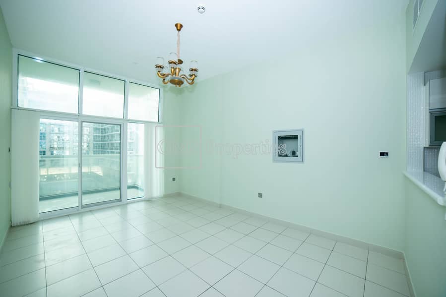 Glitz 3| Bright 1 BR| Fully Equipped Kitchen