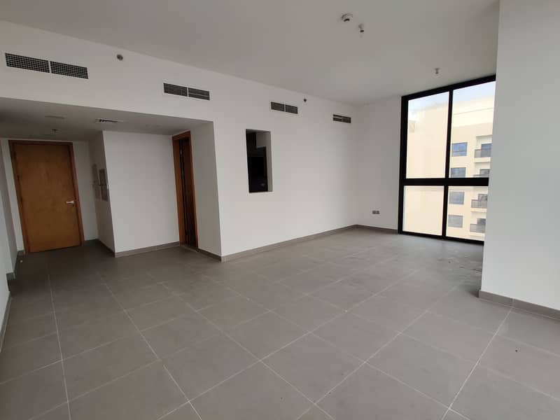 Spacious 3 Bedroom Apartment With Close Kitchen & Balcony And All Facilities At prime Location