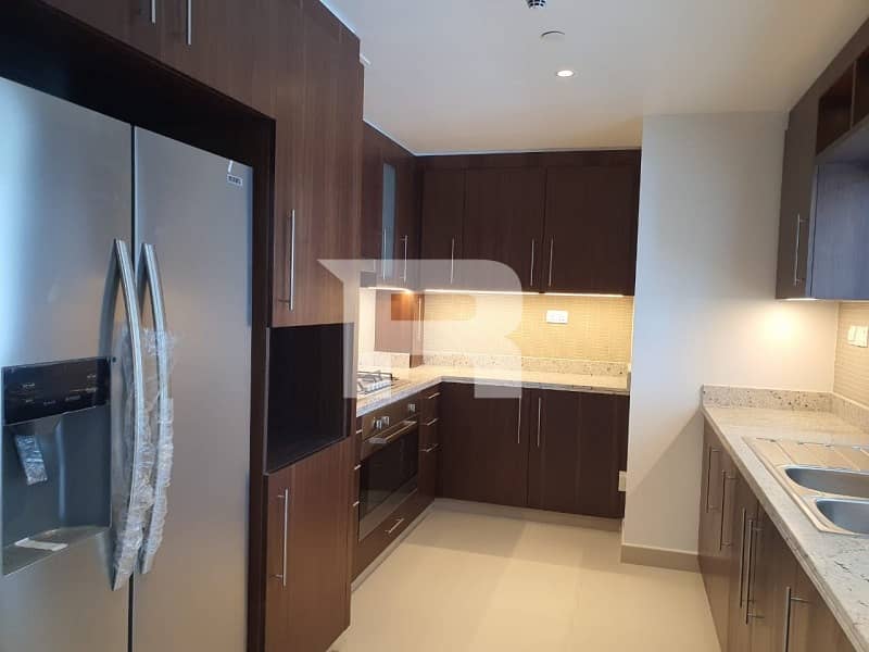 19 Burj Khalifa View 3Br w/ Balcony + Maids