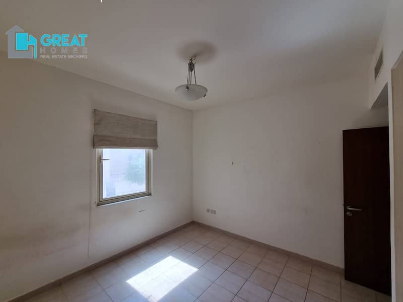Vacant Ready To Move Large Size One Bedroom With Balcony Pool View
