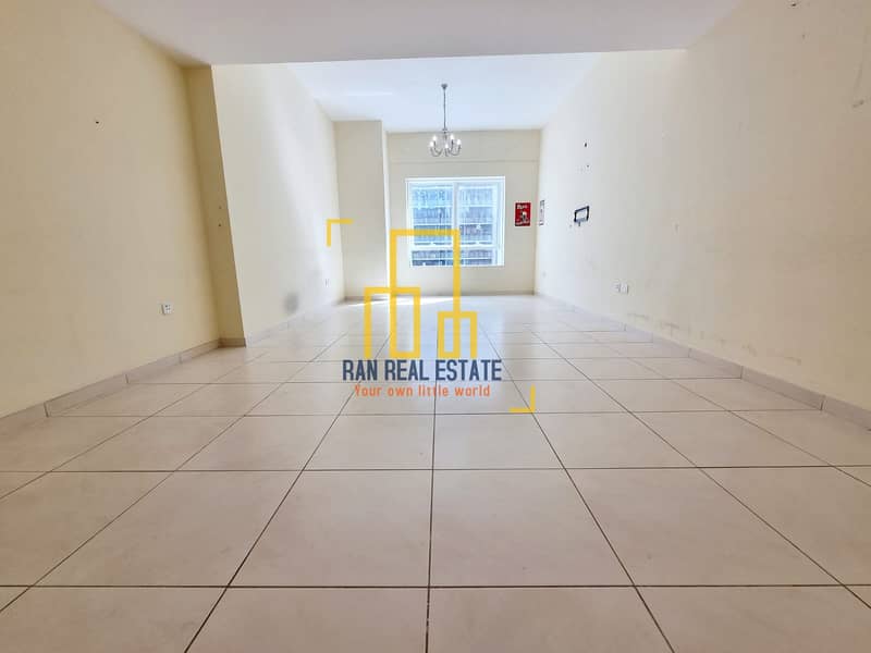 HOT OFFER! 3 MASTER BR APARTMENT WITH PARKING IN CORNICHE AREA