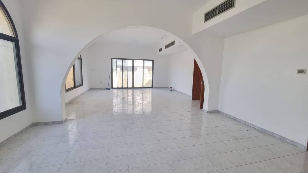 Full Sewa View 3 Bhk Villa Available  in Al Fisht Area , Sharjah  Rent 90k in 4 Payment  and  45 Days Free