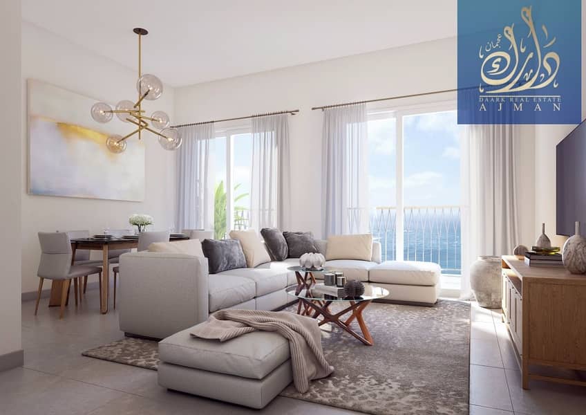 For sale apartment overlooking the sea directly in the heart of Sharjah