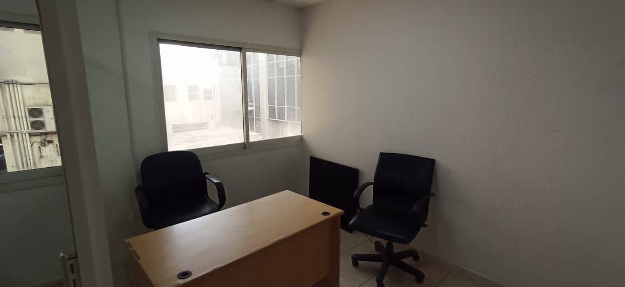 OFFICE IN KARAMA FULLY FITTED