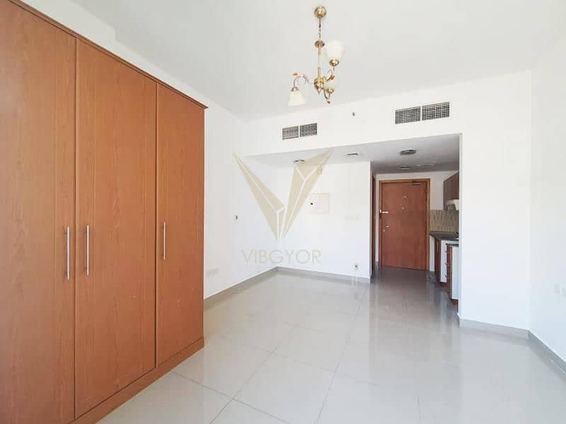 位于迪拜生产城(IMPZ)，湖畔公寓，湖畔大厦A座 的公寓 220000 AED - 5634009