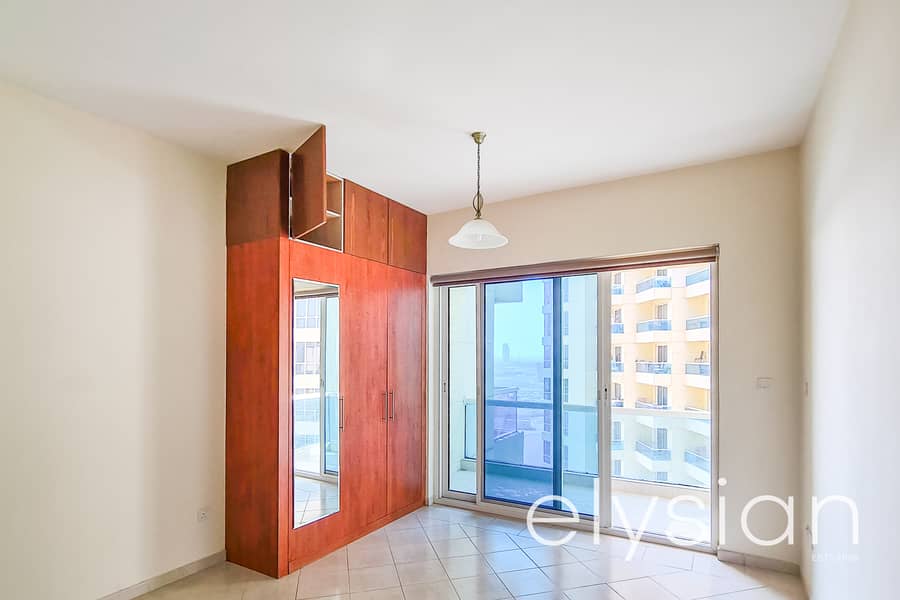 4 With Parking | Large Studio | Pool View