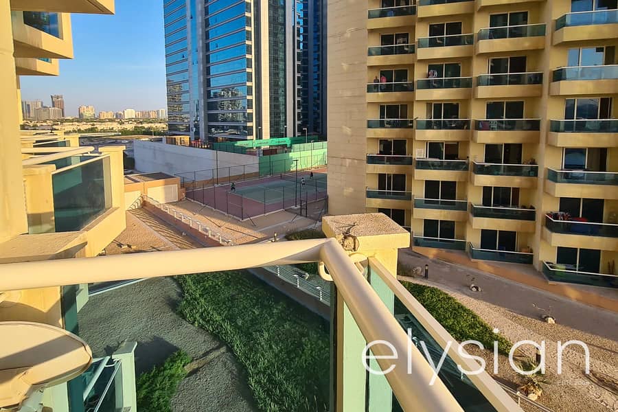 7 With Parking | Large Studio | Pool View