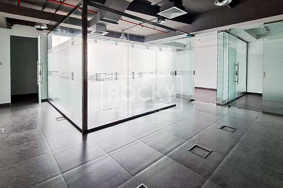 5 Fitted Office | With Partition | Vacant
