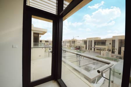 3 Bedroom Villa for Rent in DAMAC Hills, Dubai - Spacious 3BR Villa + Maid in Rockwood - THM