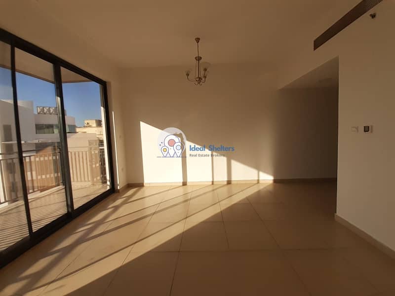 SUN FACE SPACIOUS HUGE SIZE  1BHK APARTMENT  PRIME LOCATION  FOR LEASING AL WARQAA1