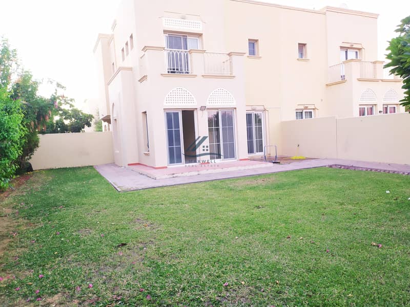 Immaculate Villa Offers Great Lifestyle Convenience