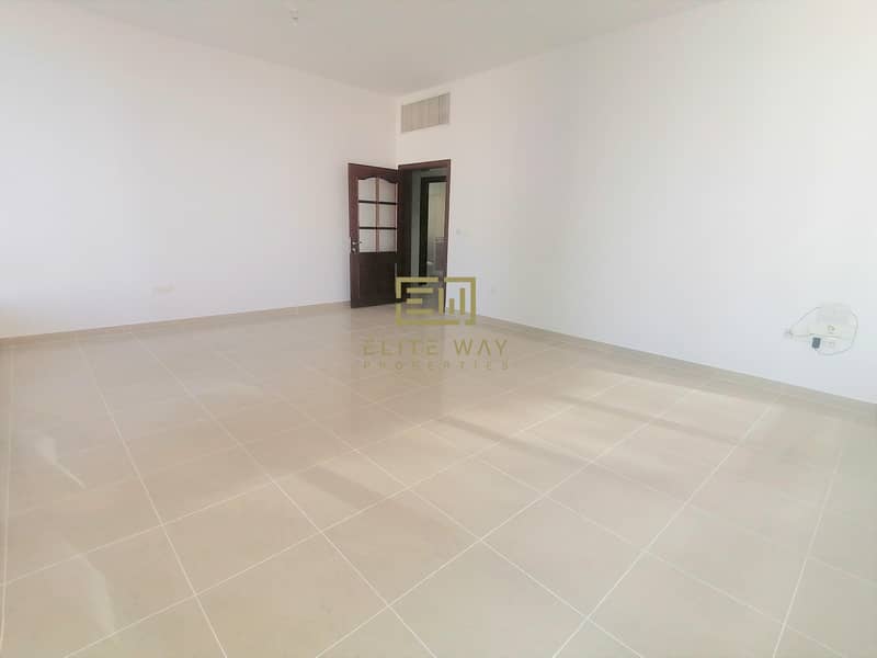 Spacious 2 Bedrooms With Basement Parking