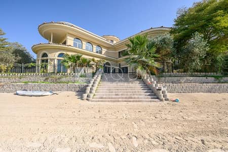 6 Bedroom Villa for Sale in Palm Jumeirah, Dubai - Fully Furnished | Private Beach | Easy Access