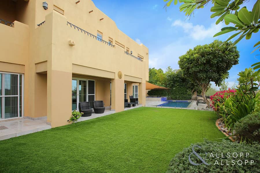 11 Golf Course View | Upgraded | VOT | 6 Beds