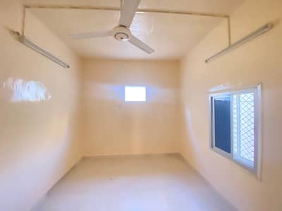 5 Bedroom Villa for Rent in Al Sabkha, Sharjah - 2