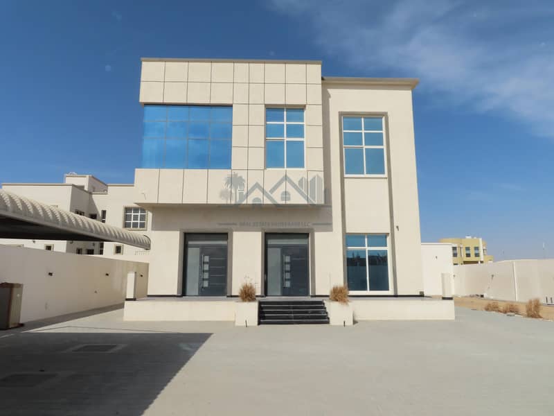SPACIOUS INDEPENDENT 5 BR VILLA  AVAILABLE FOR RENT  IN KHAANEEJ 2