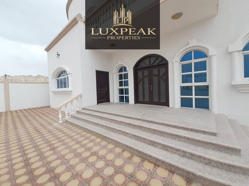 Private Villa 150*75| 6 master | Maid & Driver Room| Out side Majles