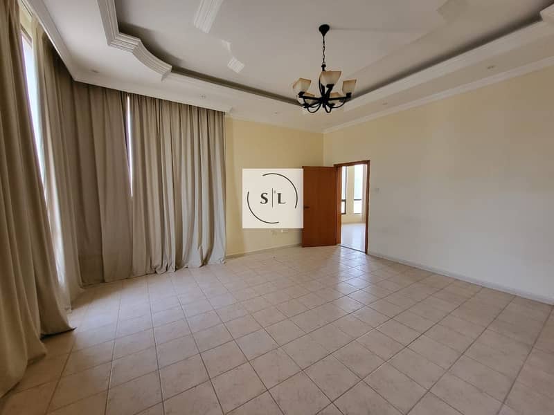 Corner villa ,7 bedrooms in al barsha 2, ready to move in. 220k