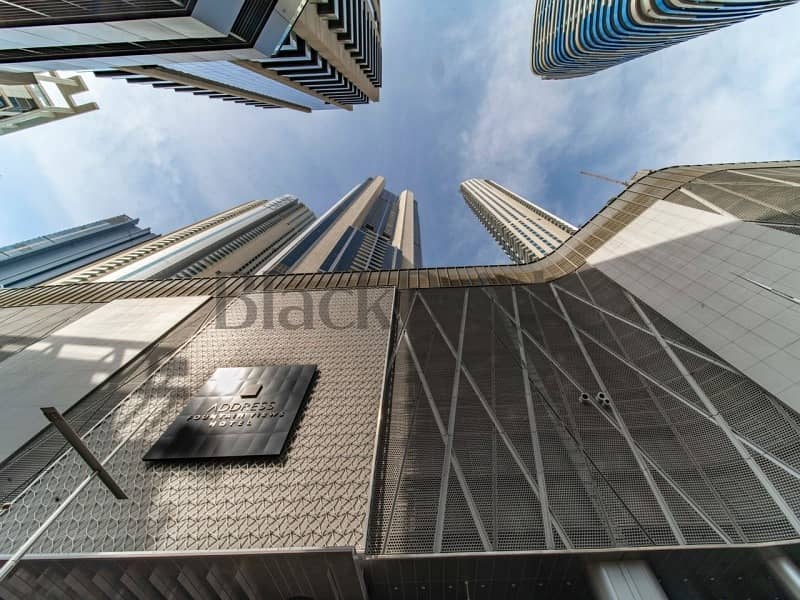 Stunning Dubai Fountain & Burj Khalifa views