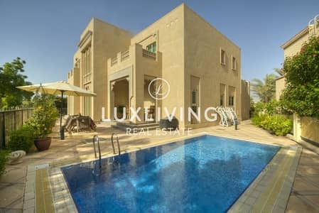 4 Bedroom Villa for Sale in Jumeirah Islands, Dubai - Lake View | Private Pool and Garden | Well Kept