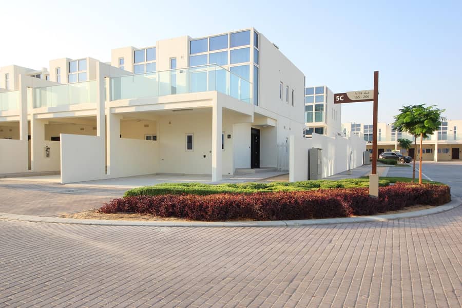 BRAND NEW VILLA 3 BEDROOM  | NO COMMISSION |  OPEN SPACE