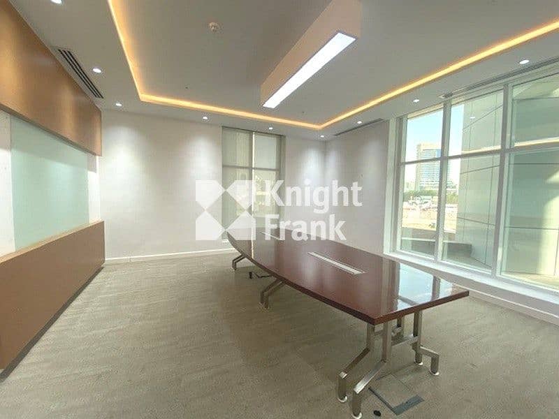 8 Exclusive | Full Floor | Free Zone | Roof Terrace