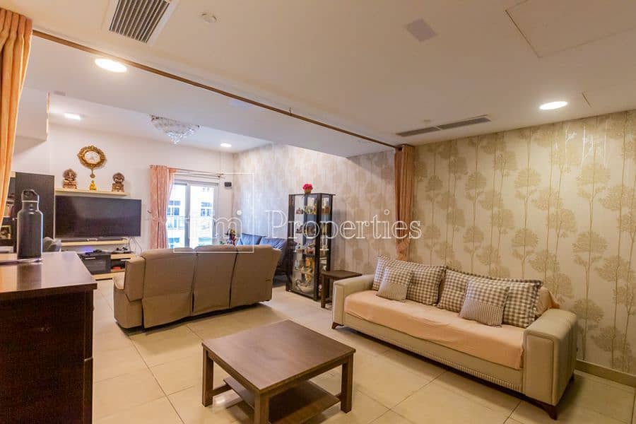 Fully  Furnished Staning View Centre of Dubai