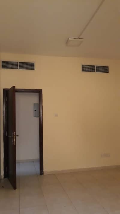 1 Bedroom Flat for Rent in Al Rawda, Ajman - GOOD ONE BEDROOMHALL IS AVAILABLE FOR RENT IN RAWDA,3,IN 17000 WITH FOUR CHQS. . . . .