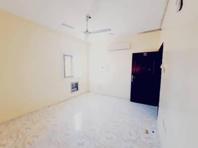 Studio for Rent in Muwailih Commercial, Sharjah - studio room with close kitchen only 11k in muwailih