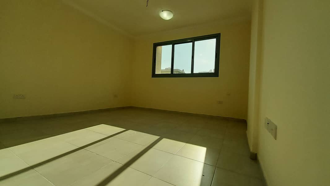 شقة في شارع الوحدة (شارع دلما) الوحدة 1 غرف 40000 درهم - 5640020