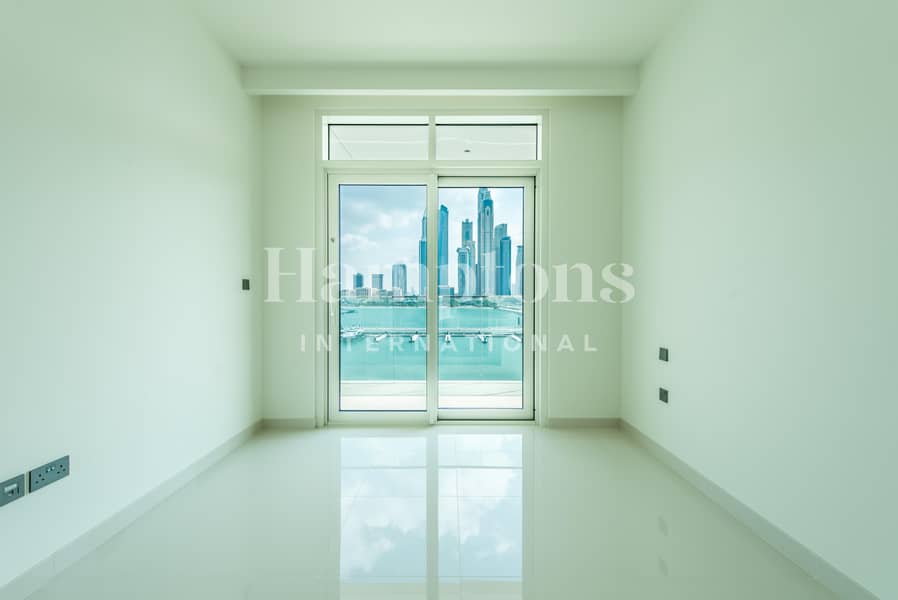 12 Beach View | Best 1BR | Sea Skyline View