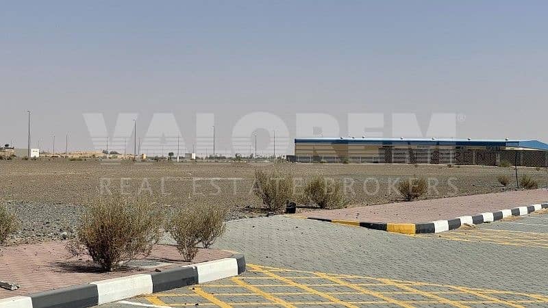 12 15 Years Payment Plan-Warehouse | Sale in Sharjah