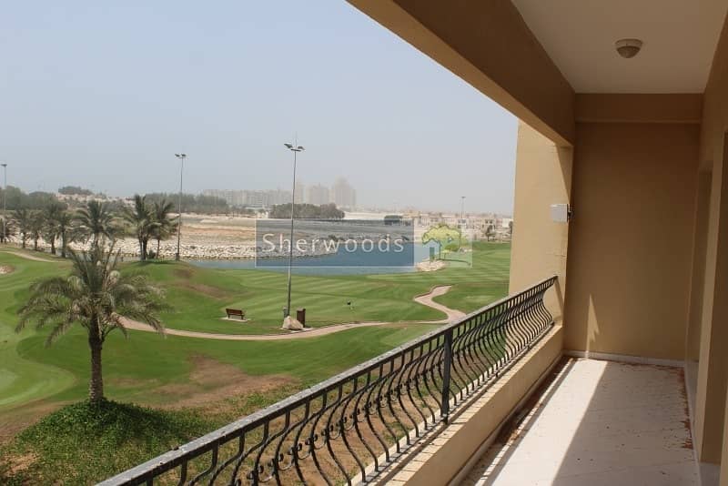 Studio Apartment Behind the Mall  - Golf view