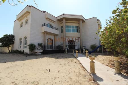 7 Bedroom Villa for Sale in Umm Suqeim, Dubai - Spacious Independent Villa |Private Pool |Garden