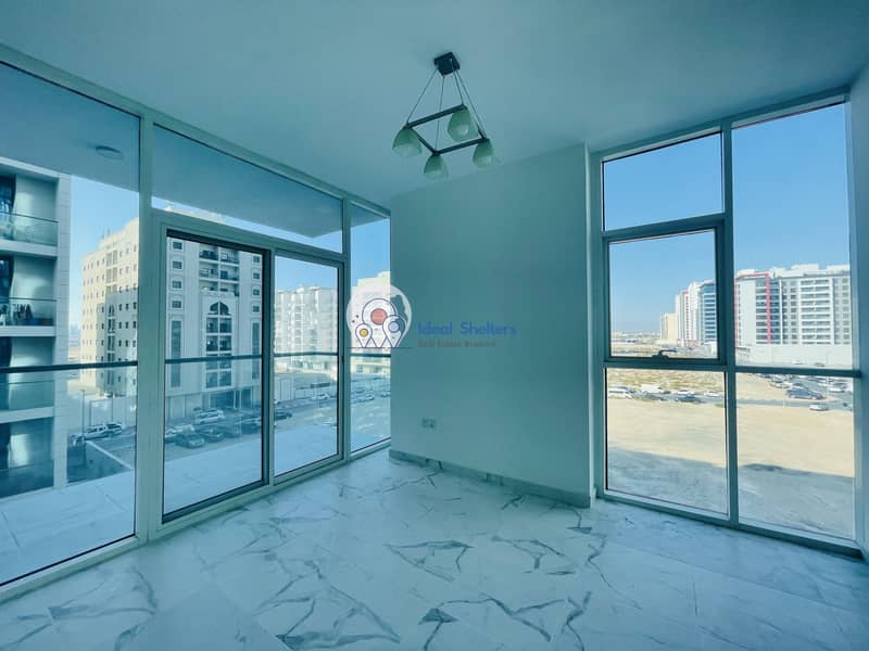 شقة في بناية ناد الحمر،ند الحمر 1 غرفة 40000 درهم - 5647831