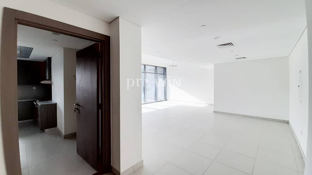 Beautiful Pent House l Multiple Payment Option l Maid & Storage Room