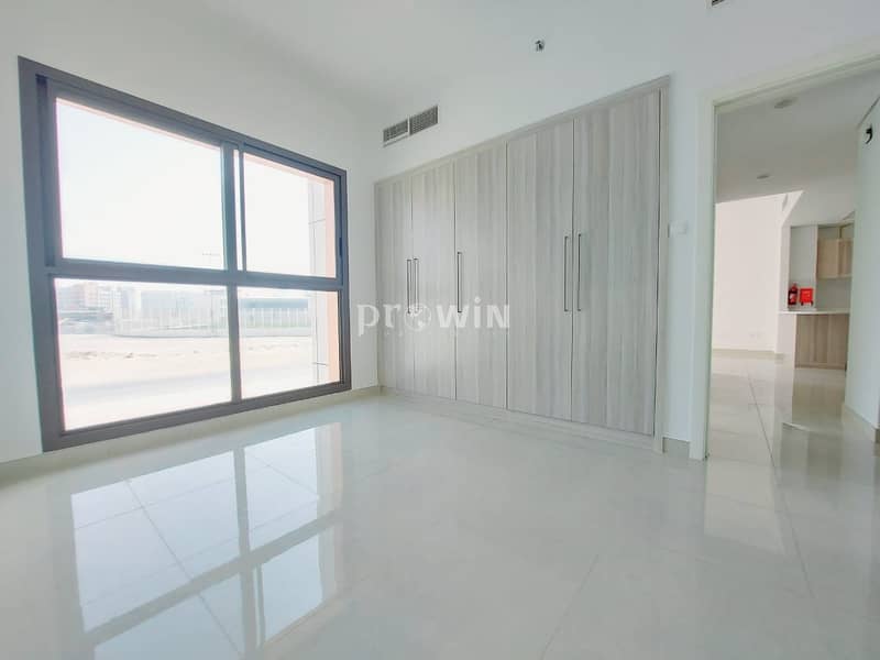 Beautiful Two Bed Apt | Kitchen Equipped Appliances | Arjan !!!