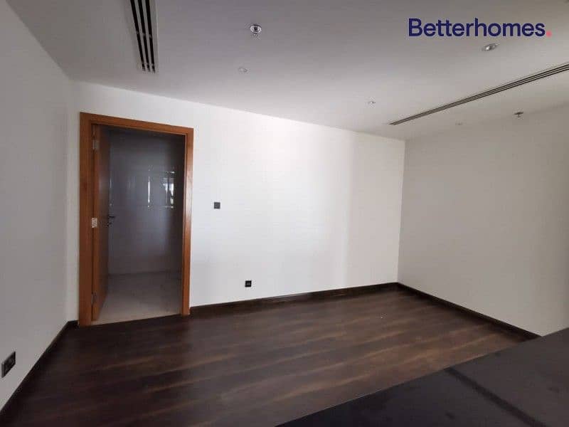 8 Unique|Largest 1 bed in JLT|Green Lakes S3