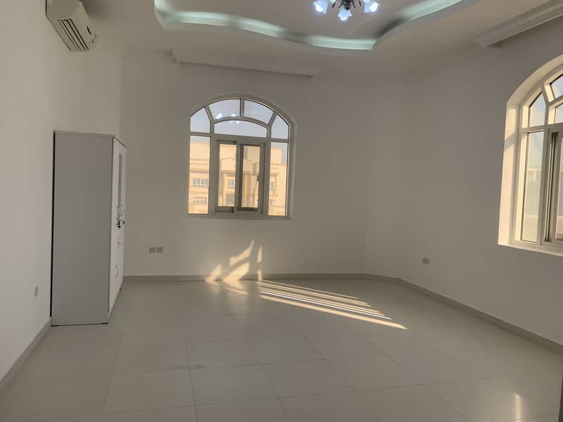 Beautiful Luxurious Studio Close To Shabiya Walkable Distance