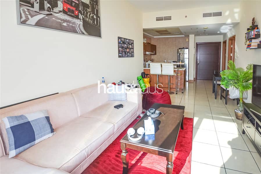 6 Fully Furnished | 1 Bedroom | Bright and Spacious