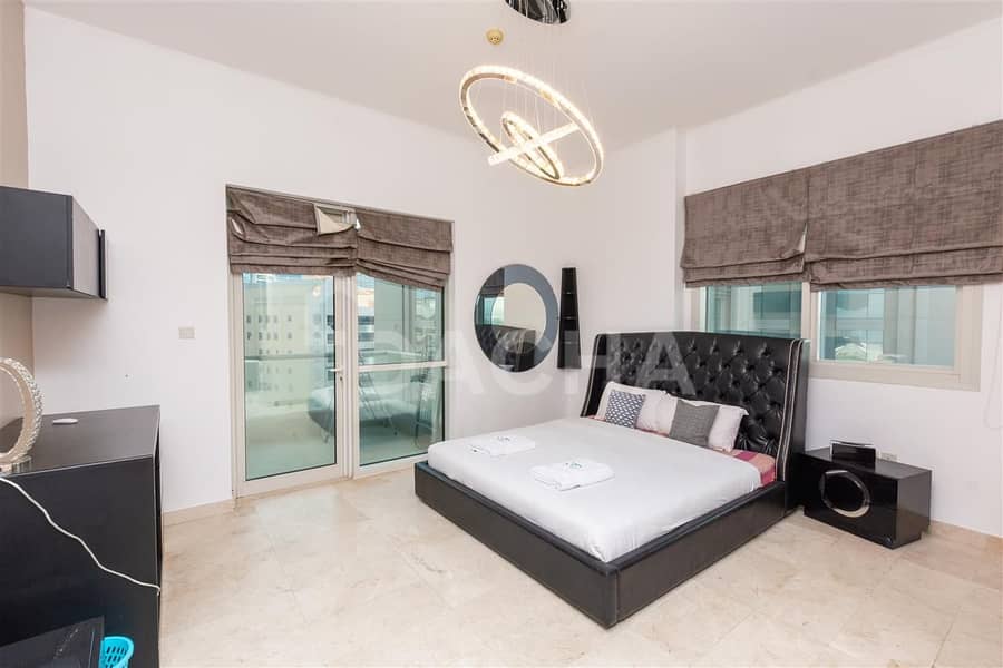 24 BEST VALUE / 4 BED / Nicely Furnished / Marina Views